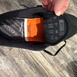 Met on weight lifting shoes only worn a few times